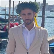 Insegnante di matematica con laurea in Economia alla Ca' Foscari. Aiuto ragazzi delle medie e delle superiori.